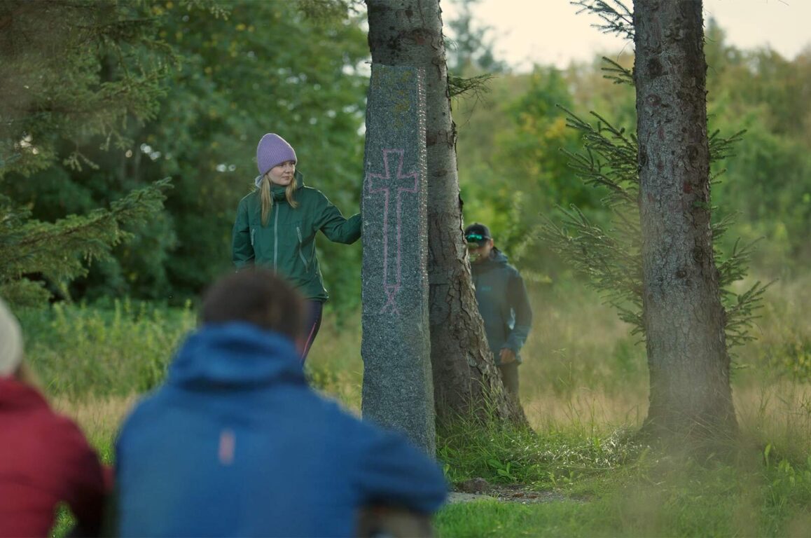 Kulisteinen på nøkkelsted Smøla med Edøya